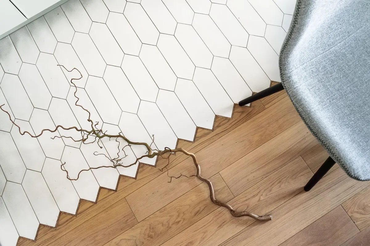 Parquet ou carrelage : le comparatif pièce par pièce